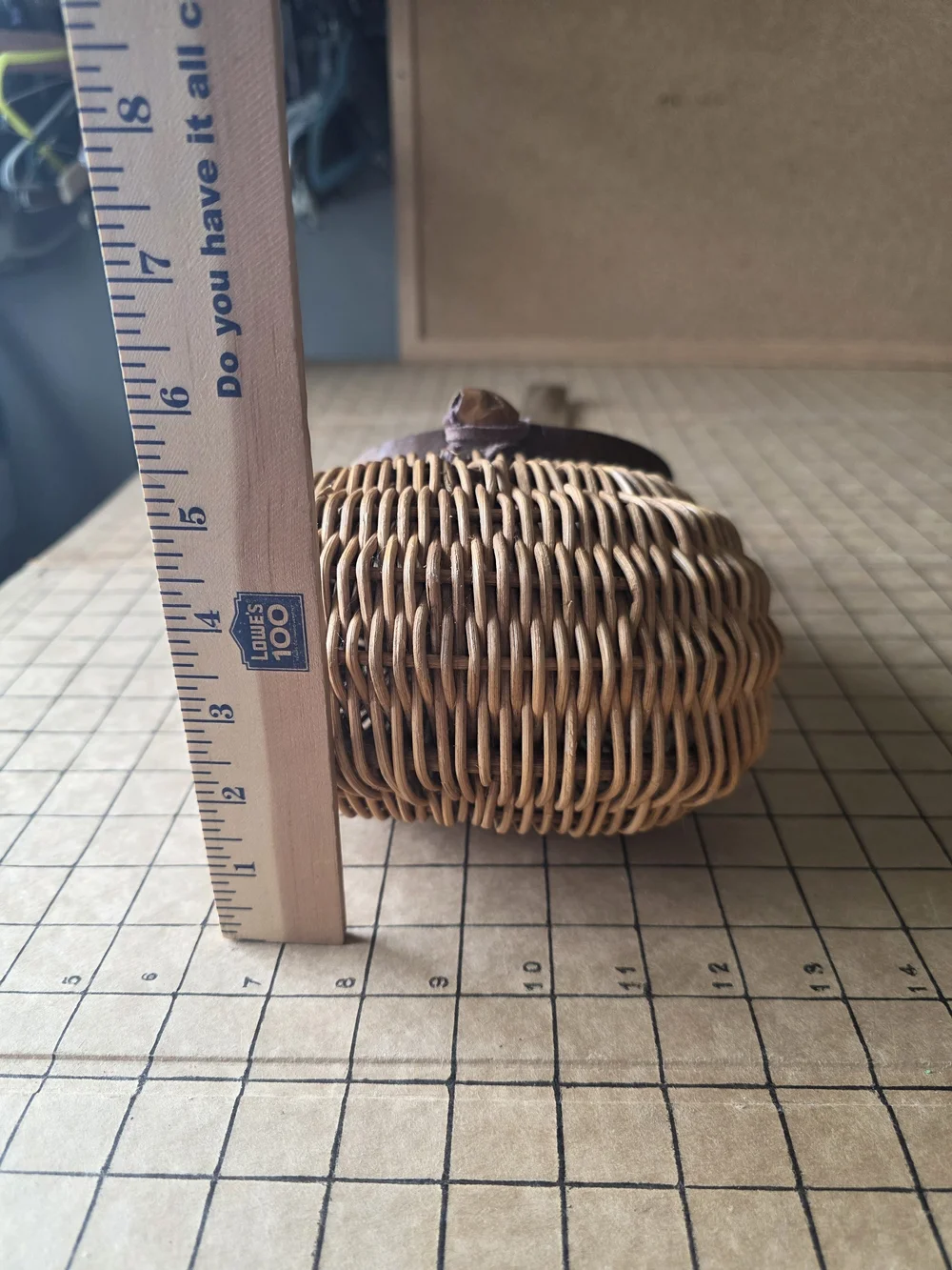 Vintage Wicker Fishing Creel Basket w/ Wood Lid & Strap (7x8x5) - Picture 12 of 16
